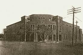 台灣教育會是當時由官方支持的社會教育...