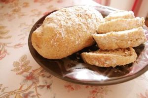 全麥榛果葡萄乾麵包