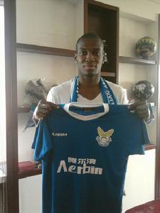 路易斯·卡貝薩斯 路易斯·卡貝薩斯