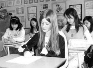 （圖）“香蕉人”很難走進西方青年的交友圈。