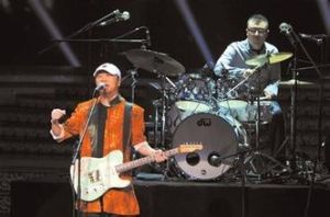 崔健獻唱花房姑娘