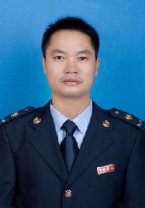 黃智[國家稅務總局百色市稅務局紀檢組長]