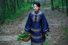 鄧萃雯飾演何其貞