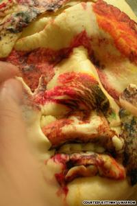 泰國麵包師烤“人體器官”麵包