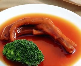 紅湯沙鍋鵝掌 紅湯沙鍋鵝掌