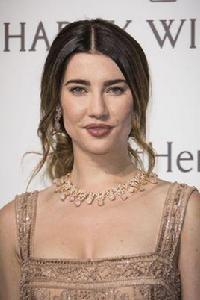 傑奎琳·瑪克林尼絲·伍德 傑奎琳·瑪克林尼絲·伍德