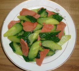 黃瓜炒火腿腸 黃瓜炒火腿腸