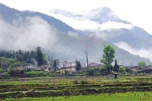 岩山頭村 岩山頭村