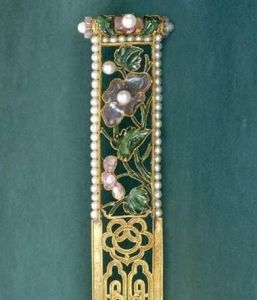 清代金鑲珠鏤空扁方 清代金鑲珠鏤空扁方