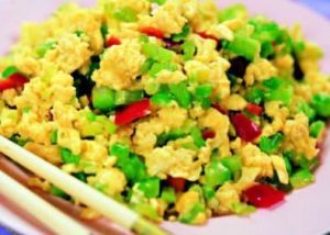 剁椒炒苦瓜雞蛋 剁椒炒苦瓜雞蛋