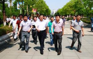 學員參觀考察江陰市長江村