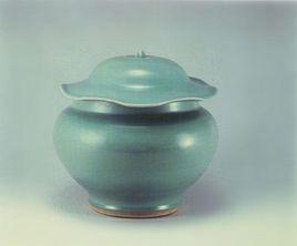 青釉荷葉形蓋罐 青釉荷葉形蓋罐