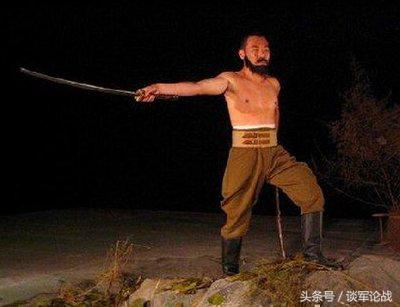 一頂頭盔竟然造成一代軍神隕落?戰場上耍酷果然要不得 一頂頭盔竟然造成一代軍神隕落?戰場上耍酷果然要不得