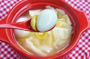 鵪鶉蛋白果糖水 鵪鶉蛋白果糖水