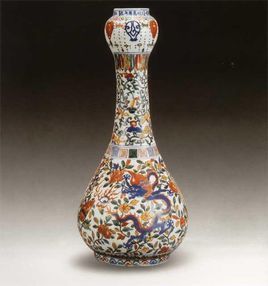 明五彩花卉龍鳳紋蒜頭瓶 明五彩花卉龍鳳紋蒜頭瓶