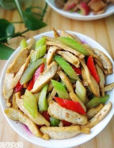 芹菜炒豆乾 芹菜炒豆乾