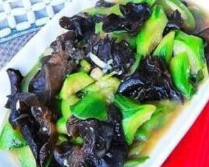 絲瓜炒木耳 絲瓜炒木耳