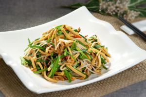 韭菜香乾炒銀芽 韭菜香乾炒銀芽