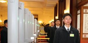 （圖）人民大會堂工作人員準備就緒