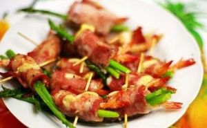 油煎蘆筍蝦仁培根卷 油煎蘆筍蝦仁培根卷