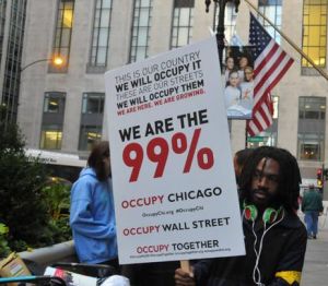 2011年10月3日，示威者在美國芝加哥參加抗議活動。