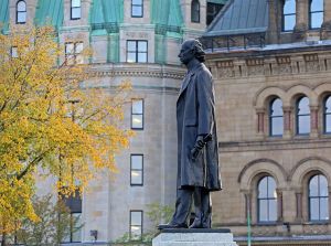 威爾弗里德·勞雷爾大學 威爾弗里德·勞雷爾大學