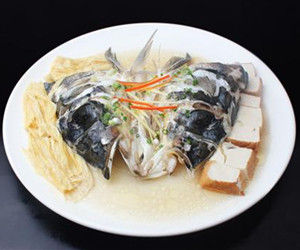清蒸魚頭豆腐 清蒸魚頭豆腐