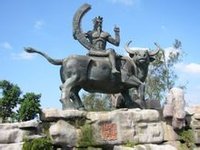 標誌性建築--神農教耕雕塑