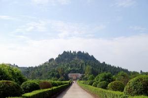 楊尚昆陵園 楊尚昆陵園