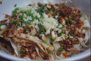 家庭版油潑麵 家庭版油潑麵