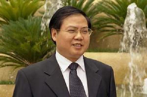 吳大華[山東兗礦集團老年書畫研究會常務副會長]