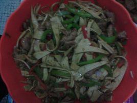 肉炒尖椒豆腐皮 肉炒尖椒豆腐皮