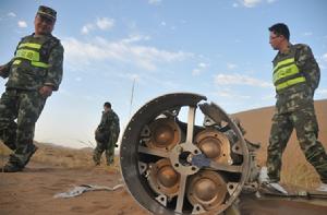 神舟十號飛船逃逸塔 神舟十號飛船逃逸塔