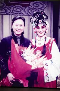 李蘭萍[萍鄉高專外語系黨總支書記李蘭萍]