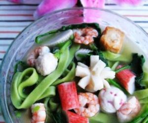 五味海鮮翡翠面