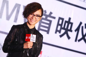 周筆暢發搖滾新歌《黑蘋果》