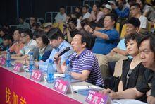 武漢胸模大賽現場，周傳波教授擔任評審