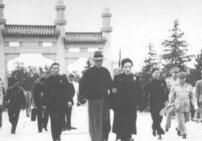 蔣介石夫婦拜謁中山陵