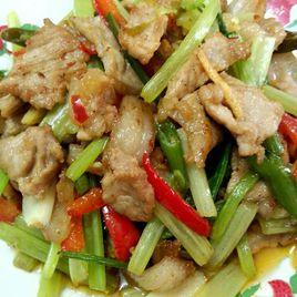 瘦肉炒芹菜 瘦肉炒芹菜