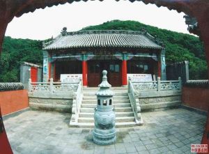 八爾虎山 八爾虎山