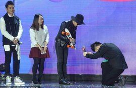 杜海濤下跪權志龍