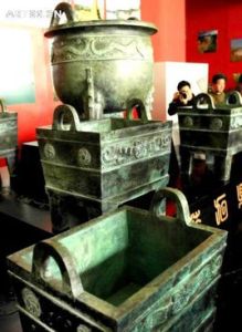 秦興師臨周而求九鼎