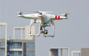 大疆推出了微型一體機“PHANTOM”，行銷全球。