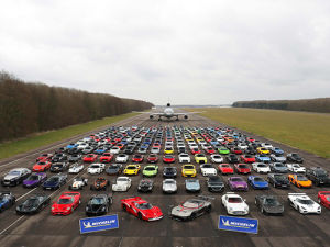 “秘密跑車集會”