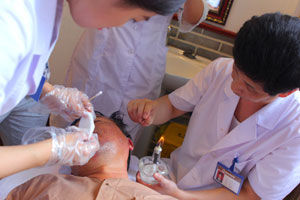 火針治療皮膚病第一人 高中和