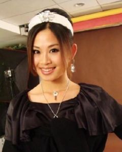 黃依夏可 黃依夏可