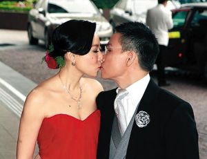 蘇永康與相戀8年的女友馮翠珊結婚