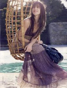 夏洛特·甘斯布 夏洛特·甘斯布