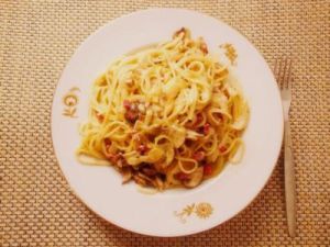 蛋黃奶油醬意大利麵 蛋黃奶油醬意大利麵