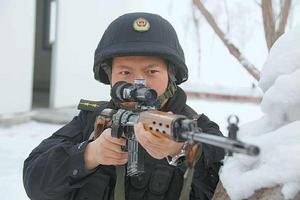 安宏偉[武警新疆總隊某部大隊長安宏偉]